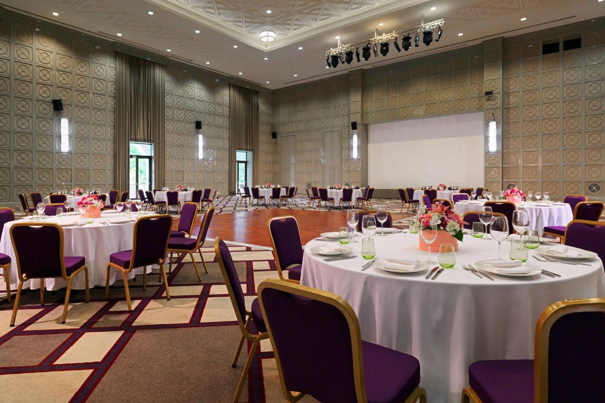Sheraton Batumi Hotel Exterior foto The ballroom