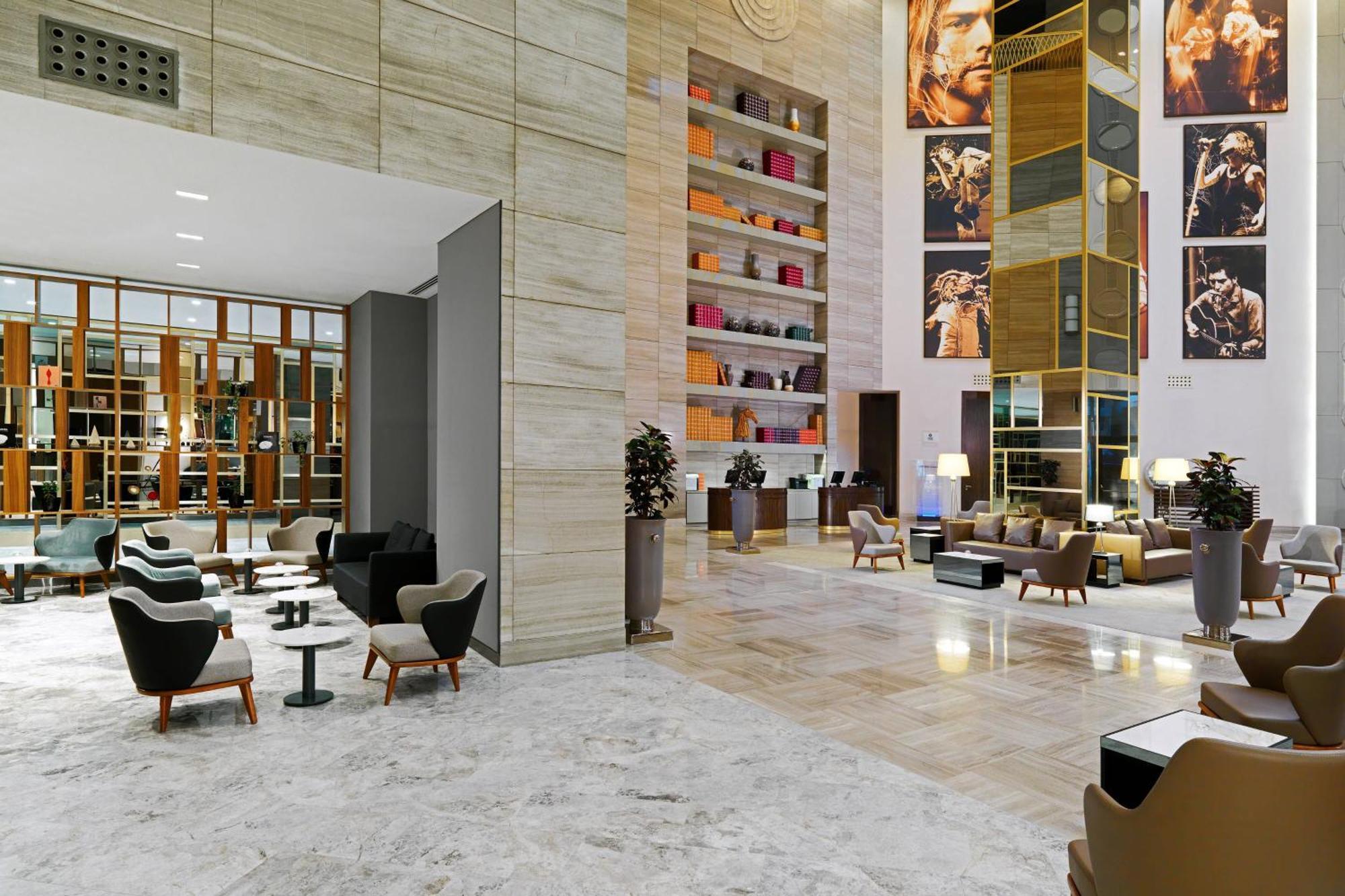 Sheraton Batumi Hotel Exterior foto The lobby of the hotel